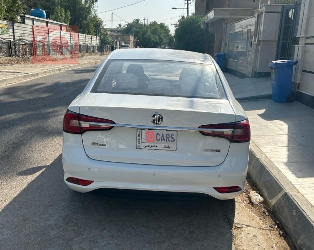 ئێم جی 5